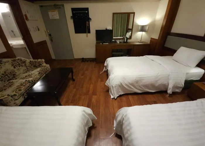 Insadong Crown Hotel