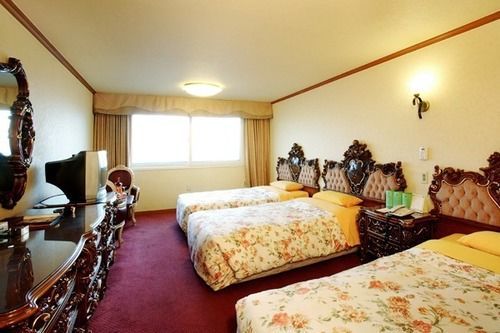 โรงแรม Insadong Crown 3*