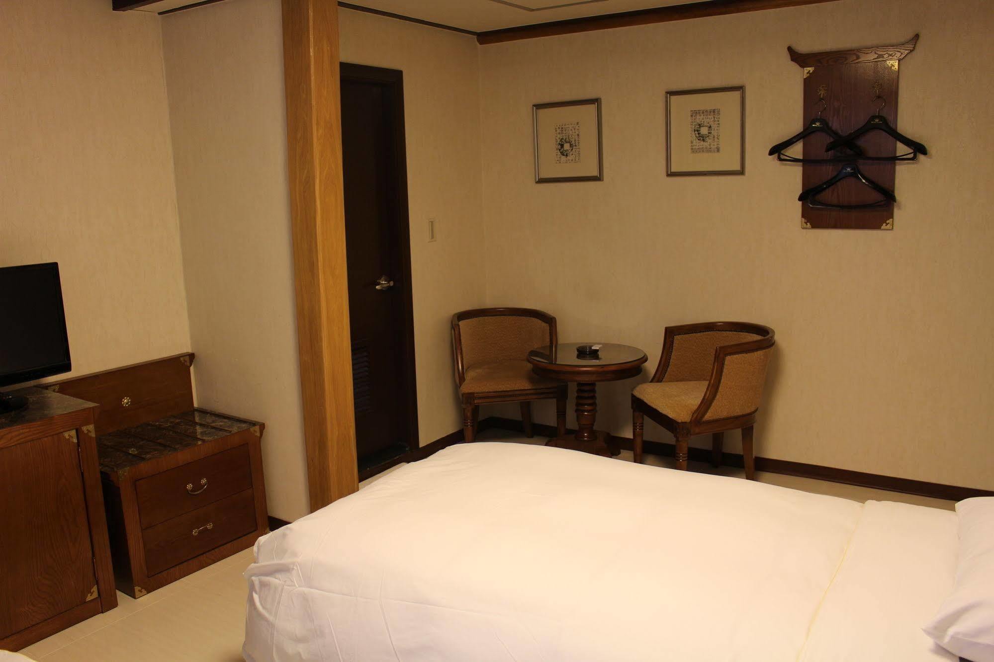 Insadong Crown โรงแรม