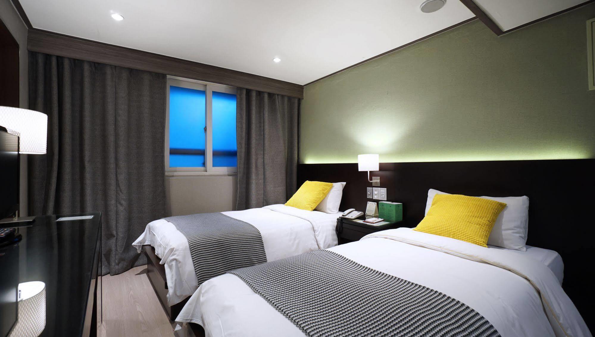 Insadong Crown 3* โซล