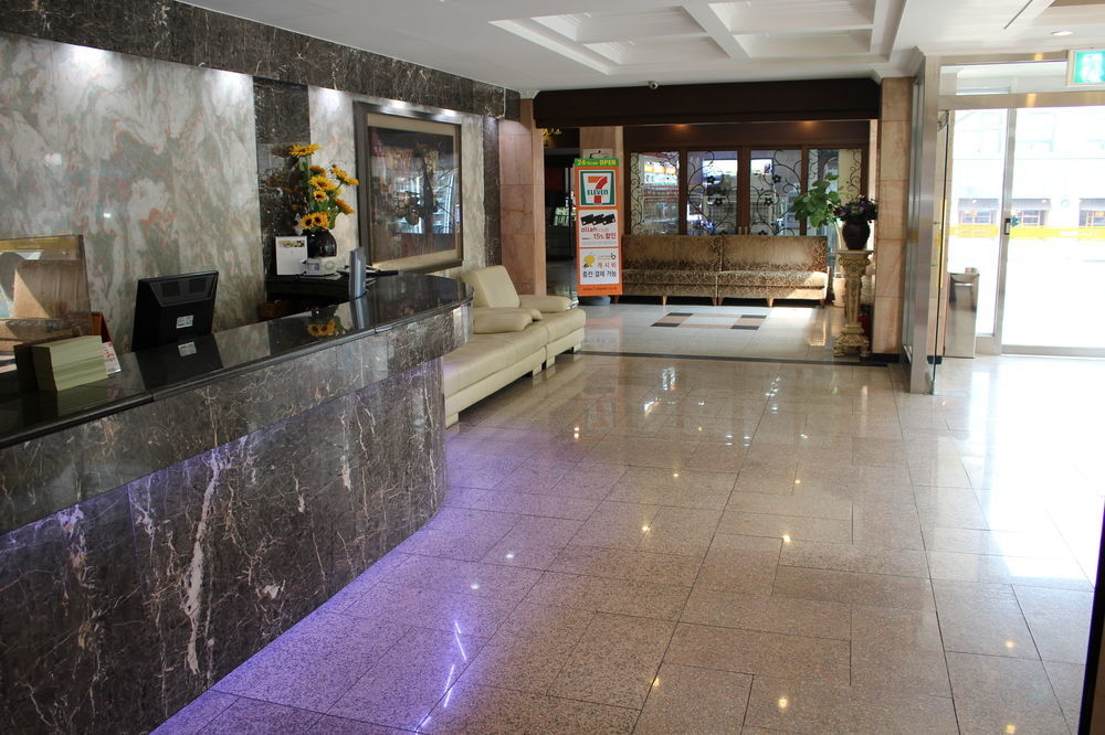 Insadong Crown Hotel Seoul